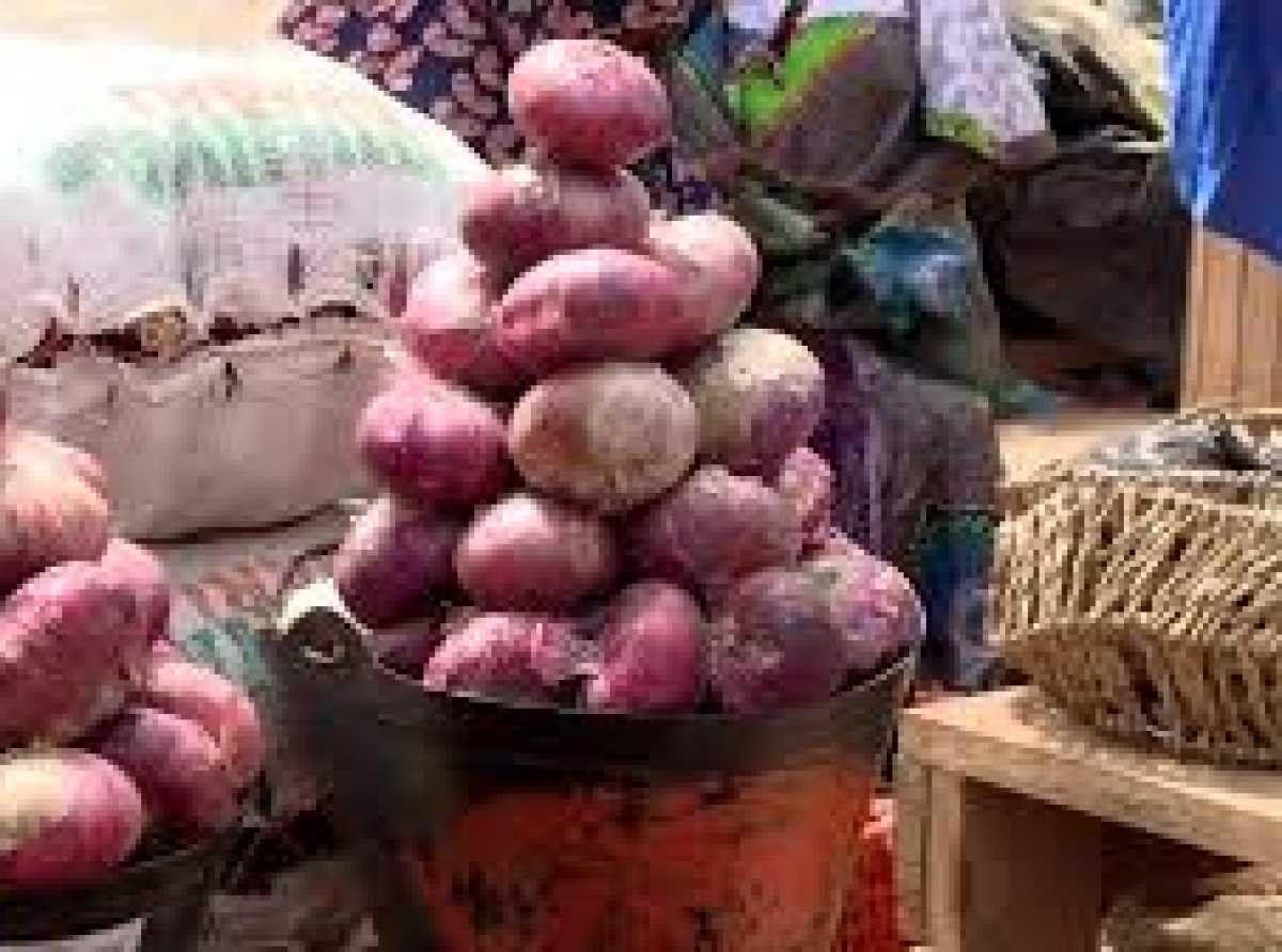 Onion supply to Ghana threatened as trucks held up in transit dispute